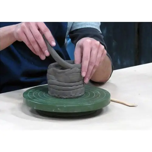 陶芸体験【手びねり】 ／ チケット 体験チケット てびねり とうげい 陶芸 体験 粘土 手作り 手づくり 作品 器 食器 皿 コップ 酒蔵 温かみ 日本建築 茨城県 No.062