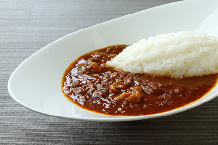 カレー大學主催「カレーオブザイヤー2021」受賞 「幻の飯村牛　牛すじカレー」3個セット｜肉と野菜の旨みが凝縮したデミグラスソースを使い、パスタ、うどんなどライス以外にも相性がいいカレーです