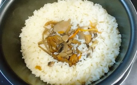 安比まいたけと八幡平マッシュルームの炊き込みご飯の素 2個セット ／ 炊き込みご飯の素 炊込みご飯の素 きのこ キノコ 茸 マッシュルーム まいたけ 舞茸 マイタケ 炊き込みご飯 ご飯の素 お手軽 おうちごはん 簡単 混ぜるだけ 美味しい 【岩手山SA下り線】