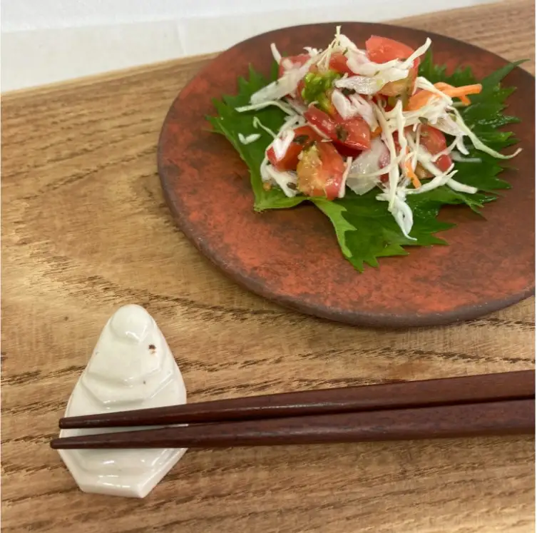 岩屋工房 牡蠣殻箸置き 5個セット 箱入り 陶器製 かわいい 上品 おもてなし おすすめ お取り寄せ 送料無料 広島県 呉市 ku054-001-r