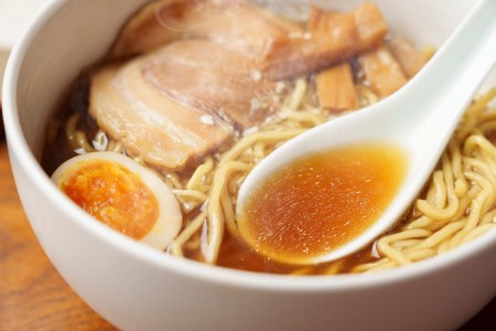 【A6002】北海道士別市たよろ産「春よ恋」100％生ラーメン (6食) 拉麺 麺 小麦麺 生麺 醤油ラーメン 醤油味 冷凍 【合同会社人考研】