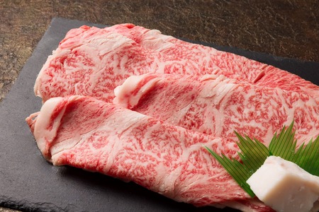 【神戸牛】すき焼き用ロース:550g【最短7営業日発送】黒田庄和牛【冷蔵】（tokusan-26）