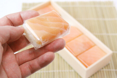 トロサーモンの押し寿司 35g×6個 折箱入り 寿司 押し寿司 トロサーモン とろサーモン 富山名物 冷蔵/ます寿司屋ヒロ助/富山県 黒部市 お寿司 海鮮 魚 魚介類 魚介 加工食品 惣菜 