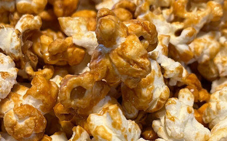 昭和の映画館の味が甦る！マックのポップコーン 5袋、マックのキャラメルポップコーン 5袋セット【あぜち食品】 [ATCC008]
