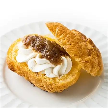 地元特産品を使ったシュークリームとタムタム特製高級食パン、 ご当地アーモンドバターの3点詰め合わせ【配送不可地域：離島】【1146911】