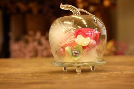 空間を華やかに　プリザーブドフラワー「ガラスドーム」 お任せ