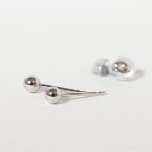 プラチナ 3㎜ 丸玉ピアス　山梨 スタッドピアス プラチナピアス シンプル シンプルピアス プラチナ PT900 ジュエリー アクセサリー 山梨県 甲斐市 BQ-26
