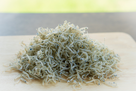 瀬戸内呉 倉橋島 磯の香りセット＜いりこ・ちりめん＞ 広島県産 国産 だし 出汁 チャック付き 干物 煮干し 乾物 小魚 おつまみ おやつ カルシウム カタクチイワシ 広島県 呉市 ku065-005-r