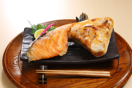 ＼高評価 4.6／ エンペラーサーモンのカマ【1kg】_T005-0870