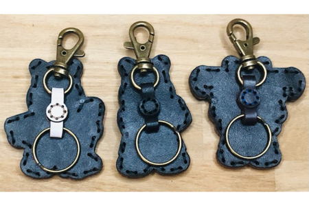 ヤブ3点  レザーキーホルダーセット 一点もの 革 キーリング レディース メンズ 鍵 バッグチャーム ストラップ 革小物 かわいい 動物 キャラクター ギフト プレゼント 送料無料 ku022-009-r