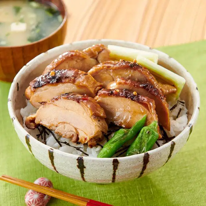 ひとつひとつ丁寧に焼き上げた、やみつきの「炭火焼き鳥」６パック