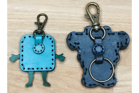 呉氏＆ヤブver3 レザーキーホルダーセット 手作り 一点もの 革製品 レザー キーリング レディース メンズ 鍵 バッグチャーム ストラップ ご当地キャラ ゆるキャラ 革小物 ヤブ ギフト プレゼント 送料無料 広島県 呉市 ku022-017-r