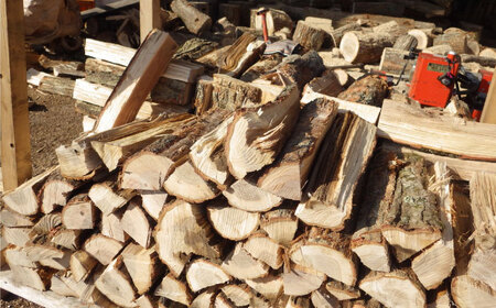 内子町産クヌギ・ナラ使用 自然乾燥『薪』(約15kg) BKAN001