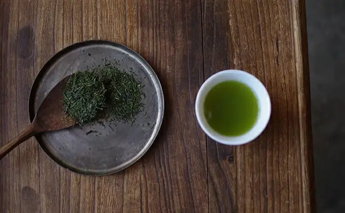 【嘉永元年(1848年)創業 老舗 茶問屋】2026年 静岡県産 新茶 100g×2缶 【 お茶 緑茶 茶葉 煎茶 】お茶◆