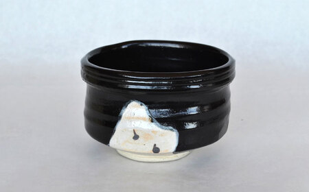 【美濃焼】黒織部 茶碗 横井清秀作 食器 抹茶碗 美濃焼 コレクション 手作り 器 茶碗 作家 織部焼 ギフト 贈り物 送料無料[MFC001]