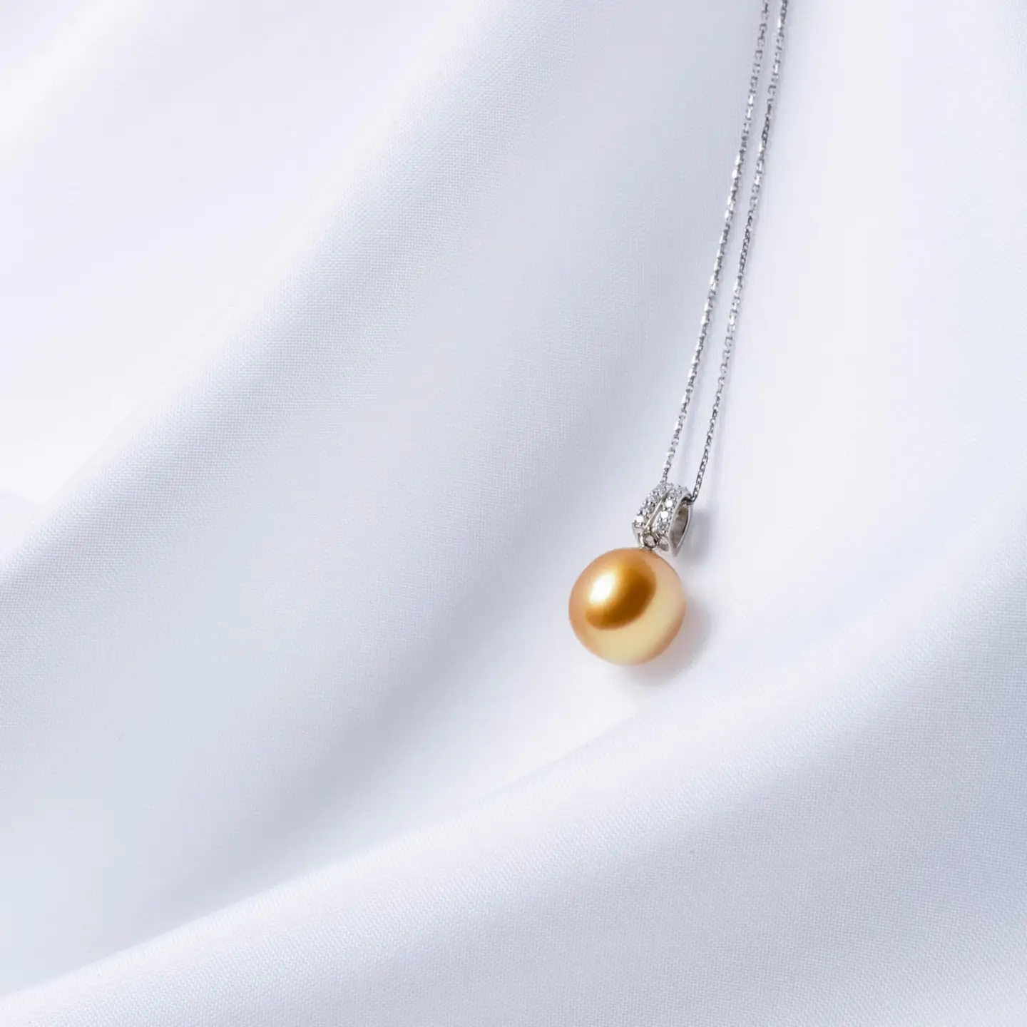 【星月夜】ゴールデンパール（南洋 白蝶真珠） 10mm セミラウンド ダイヤモンド ペンダントトップ Pt900 プラチナ