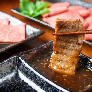 訳あり！【A4～A5】博多和牛焼肉切り落とし(肩ロース・バラ)1kg(500g×2パック)【014-0035】