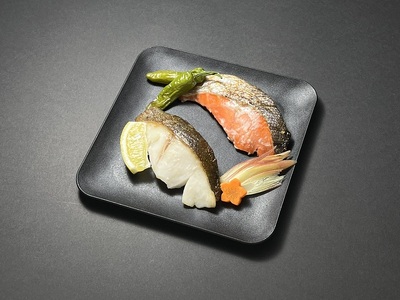 a15-567　銀鱈 と 紅鮭 の 粕漬 詰合せ