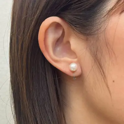 S085-333A_天草産 8mm - 8.5mm あこや真珠 ホワイトピンク 花珠級 イヤリング パールイヤリング K18 K14【F：シリコン小 K14WG（ホワイトゴールド）※直結】
