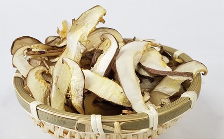 スライス干しシイタケと肉厚乾燥シイタケ 茸 野菜 きのこ キノコ 椎茸 肉厚 しいたけ シイタケ 旨みたっぷり だし うまみ F21K-319