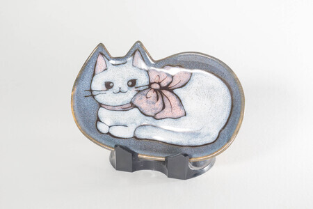 ねこ皿 株式会社 布引焼窯元 滋賀県 東近江市 A-B06 猫 ネコ 皿 小皿 陶器 食器 七彩天目 焼き物 伝統工芸品 工芸品 手描き 飾り皿 贈り物 ギフト