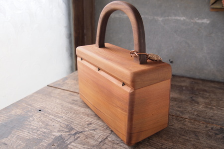 木製　ハンドバッグ（ナット濃茶） mi0037-0017