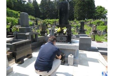 墓地清掃サービス（清掃2人×2時間、生花1回）