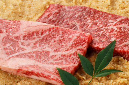 近江牛 味噌漬け（希少大豆使用の減塩味噌）600g ( 100g × 6枚 ) 【DM09W1】 近江牛 牛肉 味噌 生産牧場指定 