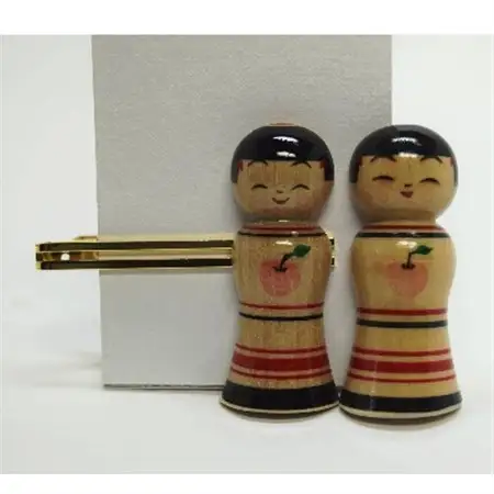 「こけス」ネクタイピン＆帯留め(赤りんご)_装飾品・工芸品     装飾品・工芸品  服飾小物 _【1238403】