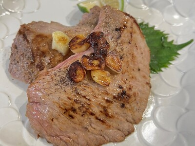 【 希少部位 】マグロのホホ肉 1kg（ 加熱用 ） M081-006 冷凍 マグロ
