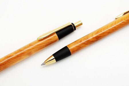 屋久島産【天然ヒノキ】ボールペン・ストレートタイプ(0.7mm)１本 〈ヒノキ 文房具 ボールペン〉 