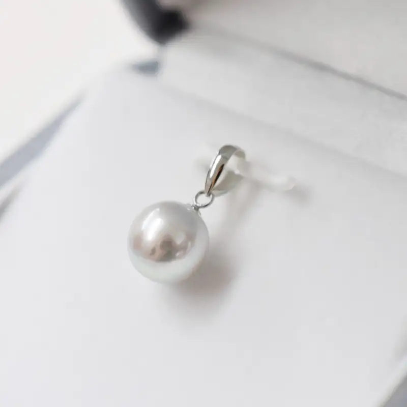 S085-378_8.5mm - 9mm チェーンなし ペンダントトップ １粒 あこや真珠 ナチュラル パール ペンダント【K18WG】