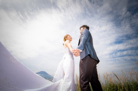 洋装ロケーションフォト　富士の麓で思い出のフォトウェディング 