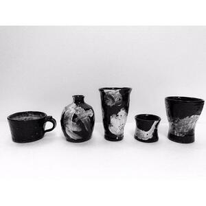 貴重な黒御影土を使い、白化粧で絵付けまで出来る陶芸体験チケット