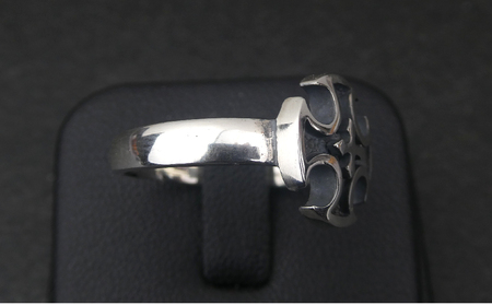 Iron cross ring アイアン クロス リング ｜ シンプル 指輪 普段使いしやすい モチーフ シルバー アクセサリー 十字架 925 ハンドメイド 選べる サイズ ジュエリー アクセ ファッション 人気 ギフト プレゼント 年末年始 お中元 お歳暮 内祝い 快気祝い