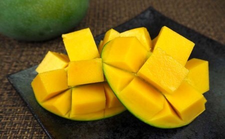 【先行受付】【2027年発送】屋宜原農園が丹精込めた「キーツマンゴー」約1.5kg - 先行予約 沖縄 産地直送 南国フルーツ 旬の味覚 沖縄県産 国産マンゴー 希少種 季節の果物 沖縄県 八重瀬町