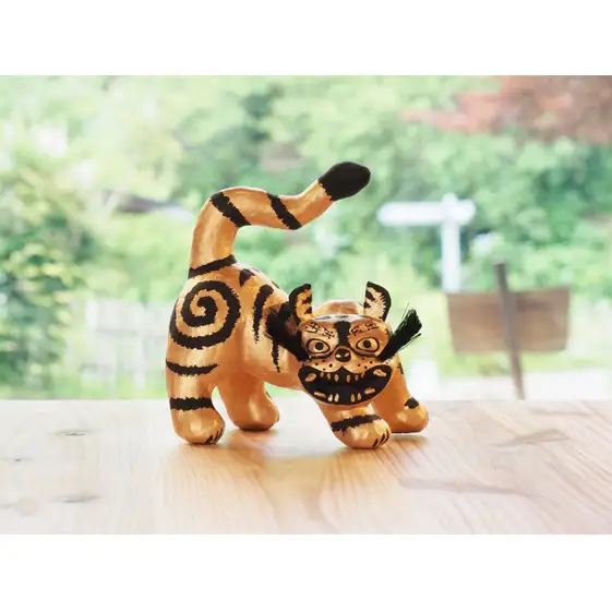 【ふるさと納税】腰高とら（こしだかとら）セット Sサイズ 金黒・黒金 伝統工芸品 張り子 干支 寅年 手づくり 縁起物 魔除け おしゃれ 置物 インテリア おもちゃ 人形 民芸品 