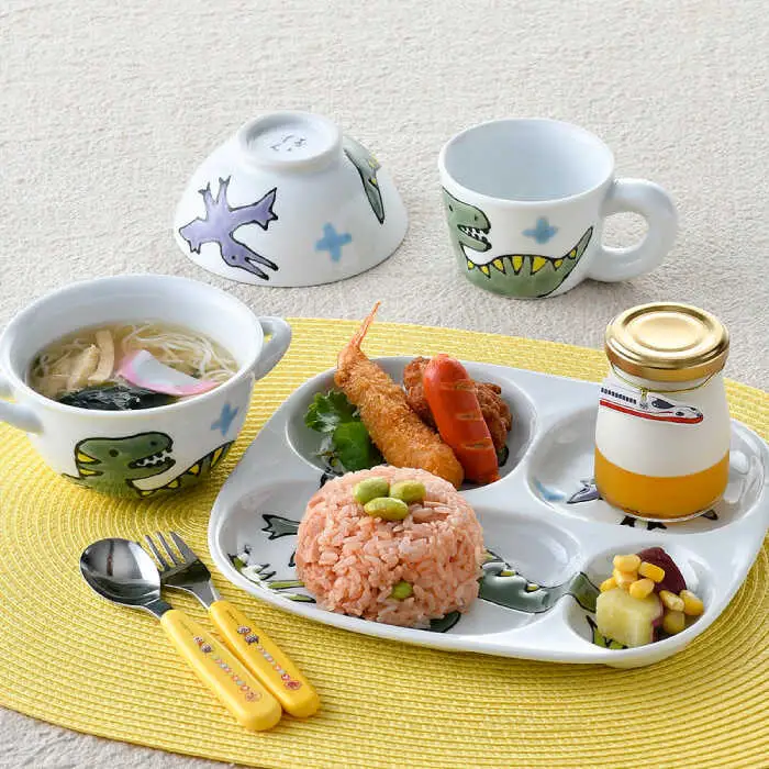 【波佐見焼】子ども食器 4点セット「ティラノサウルス」食器 皿【大新窯】[DC130] 波佐見焼