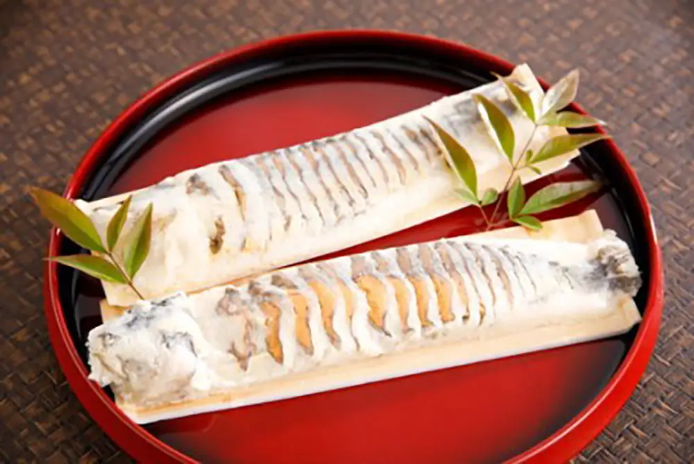 近江本にごろ　ふなずし「比目の魚」雄雌セット【200g×2尾】【AD08W】 鮒ずし
