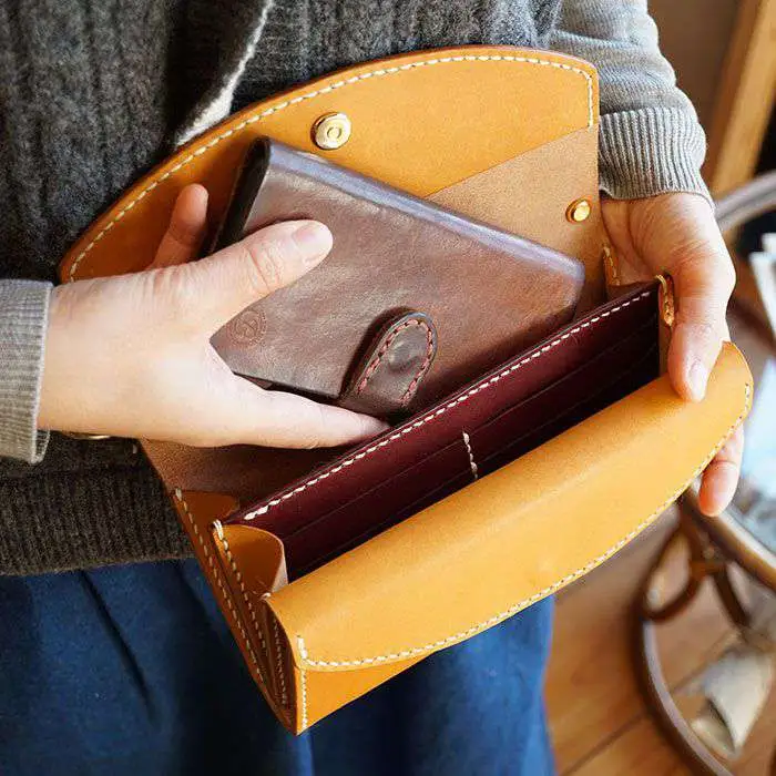 【手縫いの本革製品】お財布機能付き mini ショルダー バッグ 財布《糸島》【BLESS】  [AAA004]