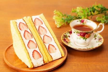 カステラフルーツケーキサンド（いちご）１０個セット【冷凍発送】（029_5005）