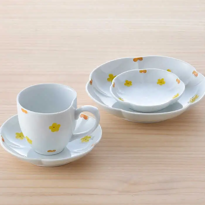 【波佐見焼】花★花 プレート 大・中・小 ミニ マグカップ 4点セット （黄色） 食器 皿【松幸陶芸】[HB54] 波佐見焼