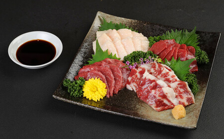 【定期便6か月】 あか牛 すきやき ・ しゃぶしゃぶ 用 サーロイン 肉 1kg(500g×2)、馬刺し 300g(赤身100g 霜降り100g たてがみ100g) 食べ比べ セット