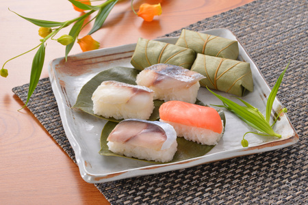 （冷蔵） 柿の葉寿司 ４種 ８個入 （さば、さけ、あじ、たい 各２個入） ／ すし 鯖 鮭 鯵 鯛 奈良名物 ご当地グルメ 中谷本舗 お取り寄せグルメ 郷土料理 押し寿司 ゐざさ 奈良県 田原本町