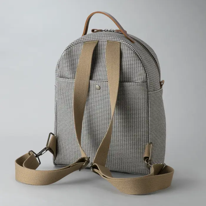 【J-194】ｋｉｉ工房　帆布かばん　山型リュック　千鳥柄 【高島屋選定品】