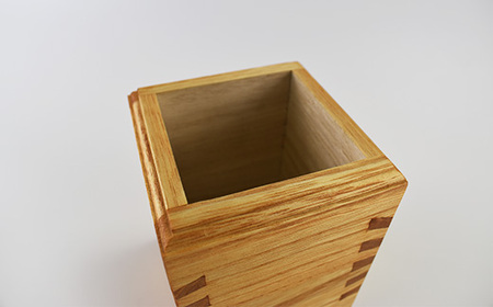 熟練桐たんす職人が手作りした桐の菊組ペン立て（メイプル）