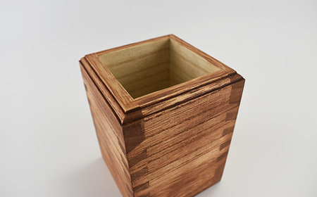 熟練桐たんす職人が手作りした桐の菊組ペン立て（チーク）