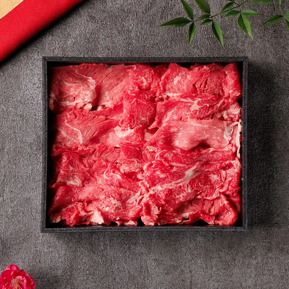 【神戸牛 神戸牛切り落とし 250g（黒折箱入り）冷凍】箱入り ギフト 和牛 牛肉 ステーキ しゃぶしゃぶ すき焼き 焼肉 大人気 ふるさと納税 キャンプ バーベキュー 年末年始 お盆 パーティー ボックス ごちそう 但馬牛 但馬 神戸  村岡 和牛セレブ 12000円 58-11
