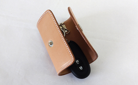 【4358 aging&anti－aging】 本革 キーケース ／ レザー 鍵 車 車の鍵 ケース 収納 シンプル ベージュ系 本革製 レザー製 革製 レザー小物 おしゃれ かっこいい メンズ レディース 大人 男性 女性 オススメ おすすめ