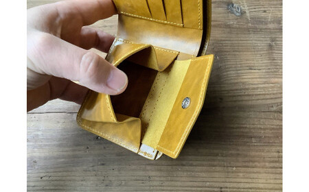 【9色から選べるカラー】レザー折り財布  小物 レザー 牛革 革  日本製 ハンドメイド 財布 本革 H179-010